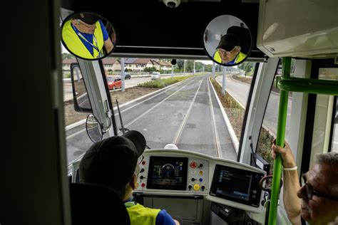 Pierwszy tramwaj przetestował nowe torowisko Od wakacji takie obrazki