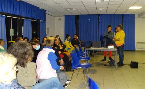 Boulogne sur Gesse Debout les femmes lumineuse plongée dans les