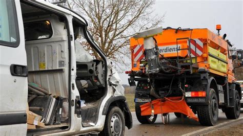 Lauingen Bei Einem Unfall In Lauingen Wird Ein J Hriger Schwer Verletzt