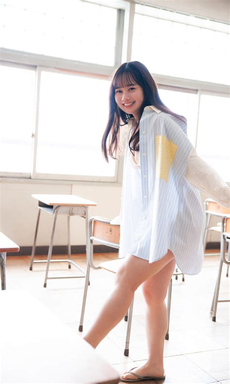 近藤沙瑛子写真集「夏の扉を開いたあの日の教室で」 週プレ Photo Book V2ph