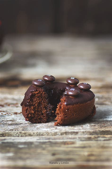 Donuts De Chocolate Al Horno Con Mms Kanela Y Lim N Bloglovin