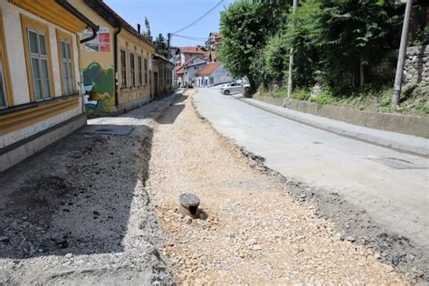 Rekonstrukcija toplovoda i saobraćajnice u delu Nemanjine ulice ZoomUe