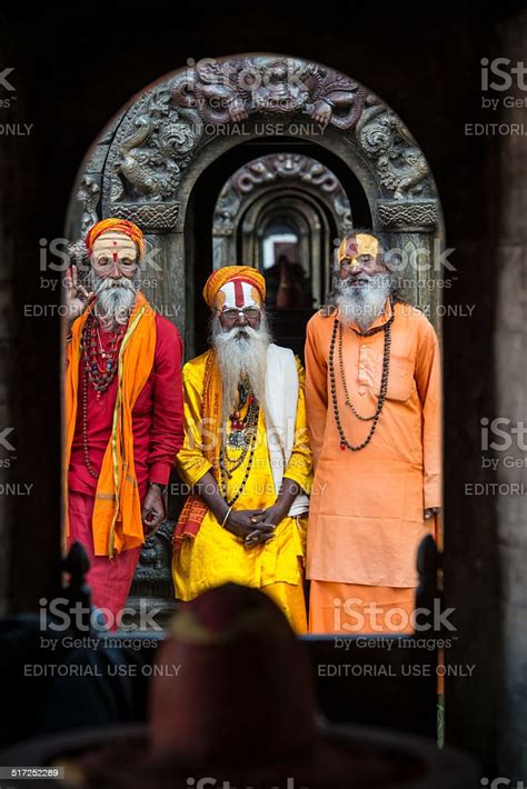 Three Temple Sadhus At Pashupatinath Temple Kathmandu Nepal Stock Photo