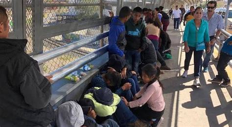 Más de 5 mil migrantes varados en Juárez en espera de cruzar a EUA