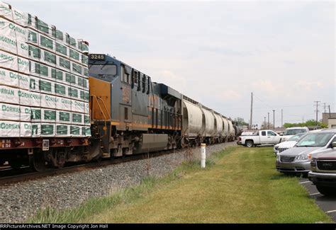 CSX 3245 Heads Away As The Mid Train DPU On Q326