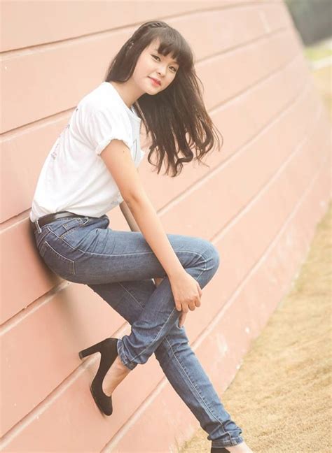 Những cô gái hot nhất ĐH Ngoại Thương năm 2013