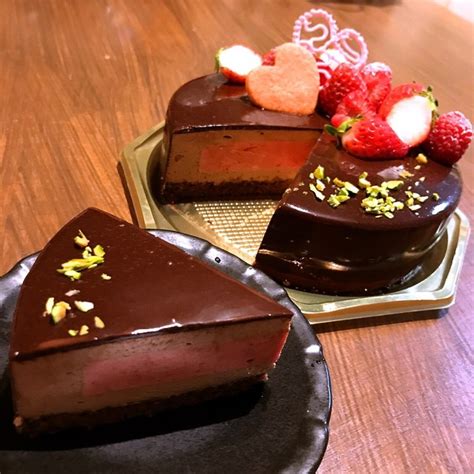 ラズベリーとチョコムースのホールケーキ By みずいろキッチン 【クックパッド】 簡単おいしいみんなのレシピが396万品