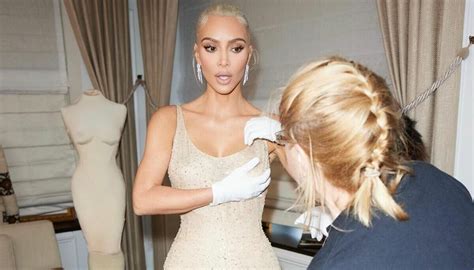 Scandale Kim Kardashian Accus E Davoir Ruin La Mythique Robe De