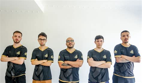 VCB 2 FURIA e Team Vikings vencem no 2º dia pela final brasileira