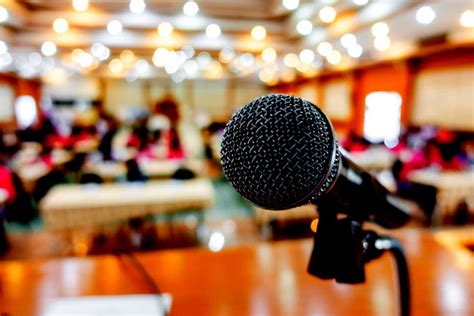 How to deliver an effective speech and master public speaking 