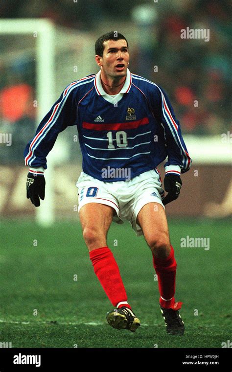 Zidane 1998 hi-res stock photography and images - Alamy