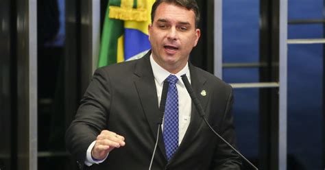 Flávio Bolsonaro renuncia a cargo na Mesa Diretora do Senado Poder360