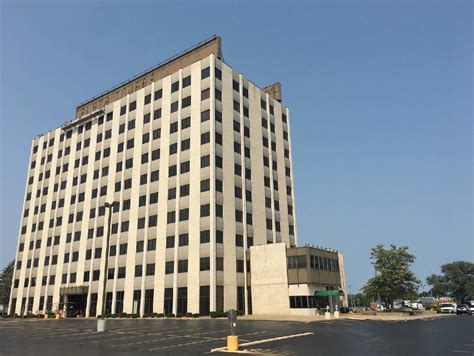 Plaza Towers under new ownership | Springfield Business Journal