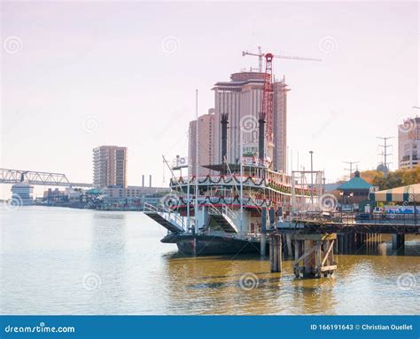 New Orleans Paddle Steamer in Mississippi River in New Orleans ...