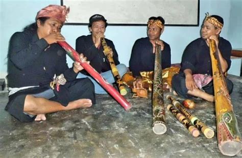 Alat Musik Tradisional Semprong Dari Sawah Naik Ke Hotel