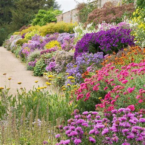 English Herbaceous Borders | Waterperry Gardens, Oxfordshire, UK | ( 2 ...