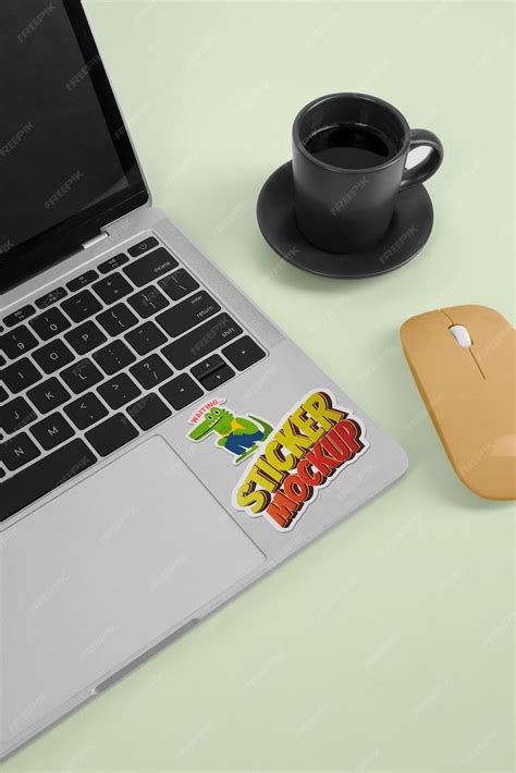 Premium PSD | Laptop sticker mockup design