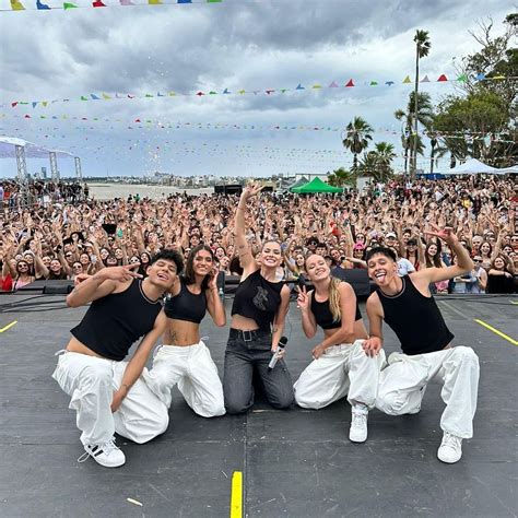 Con argolla y XXS así es la micro bikini de la China Suárez que paraliza la ola de calor