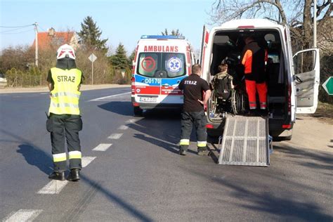 Wypadek Busa Z Dzie Mi W Ma Uszowie Pod Wroc Awiem Jedna Osoba Ranna