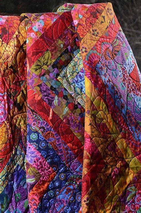 I Love Anything With Kaffe Fassett S Fabrics Simple But Absolutely Beautiful Quilts Kaffe