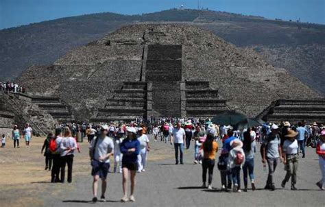 Acuden miles de personas a Teotihuacán para recibir la primavera Lado mx