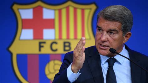 Fc Barcelone Joan Laporta R Pond Aux Tacles De Javier Tebas Sur Messi