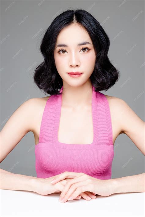 Premium Photo Asian Woman Short Hair With Perfect Clean Fresh Skin