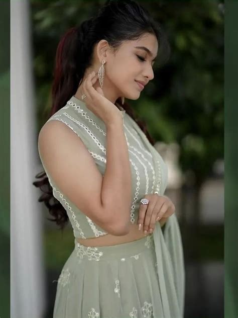 Mamitha Looking Hot R MalluBabes