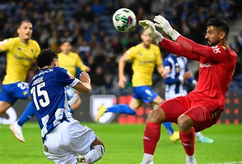 Goleiro Revelado Pelo Flamengo Pega P Nalti E Garante Vit Ria Sobre Porto