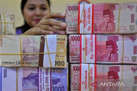 Rupiah Awal Pekan Melemah Dipicu Berkurangnya Pasokan Dolar ANTARA News