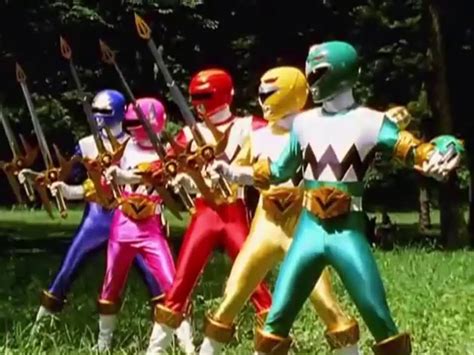 Power Ranger La Galaxia Perdida Los Rangers Consiguen Las Luces De