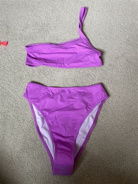 Bikini Neu gemäss Beschreibung in Staad für CHF nur Abholung auf Ricardo kaufen