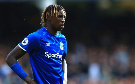 Everton striker Moise Kean dropped for breach of club rules | FourFourTwo