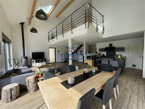 Vente MAISON INDIVIDUELLE DE 235m² SUR TERRAIN DE 4139m² à VY LES LURE