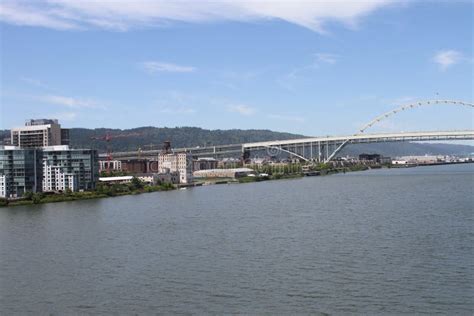 Portland City Bridges and River Stock Image - Image of ross, tillkum: 93365921