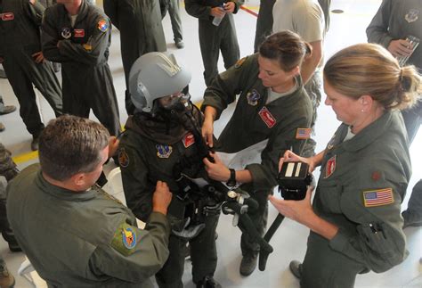 Air Force: Airmen in flight suits can now pull up their sleeves to ...