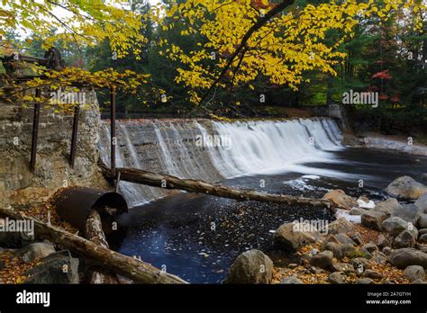 Parkers Dam Along The Pemigewasset River In North Woodstock New