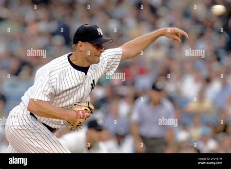 New York Yankees' Al Leiter delivers a pitch against the Texas Rangers ...