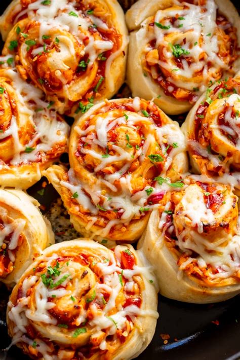 Cheesy Bbq Chicken Pizza Rolls Bbq Chicken Pizza Sweet Bbq Sauce