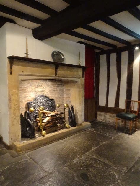 Shakespeare Birthplace Trust Adventure Walking In The Bards Footsteps