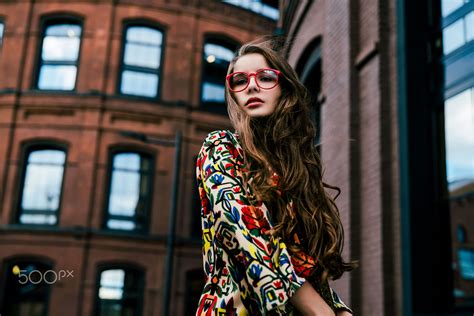 Red Lipstick Depth Of Field Women Outdoors Daria Klepikova 500px