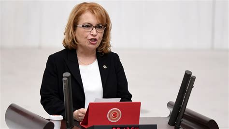 İYİ Parti İstanbul milletvekili Ayşe Sibel Yanıkömeroğlu istifa etti