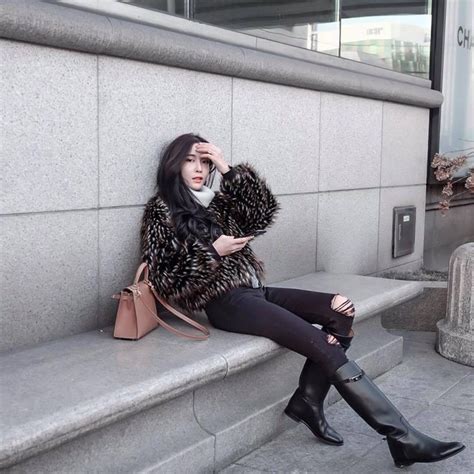 Hot girl chuyển giới người Lào và cuộc sống sang chảnh đáng ngưỡng mộ