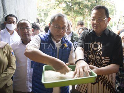 Mendag Sidak Pasar Induk Beras Cipinang Antara Foto