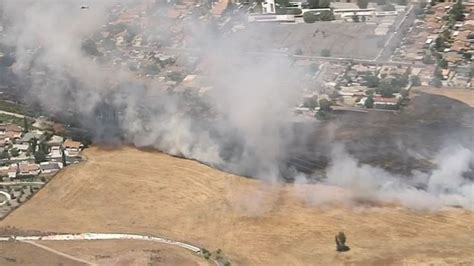 Firefighters Protect Homes From Sylmar Grass Fire – NBC Los Angeles