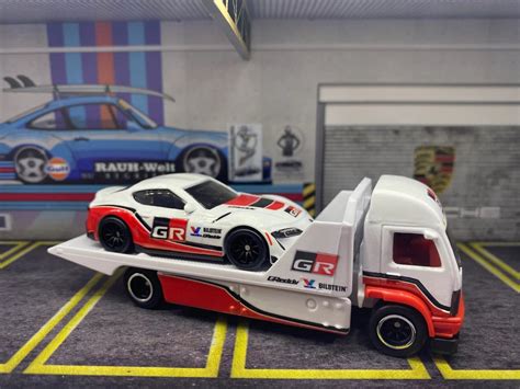 Hot Wheels Premium Team Transport Toyota Gr Supra Bol