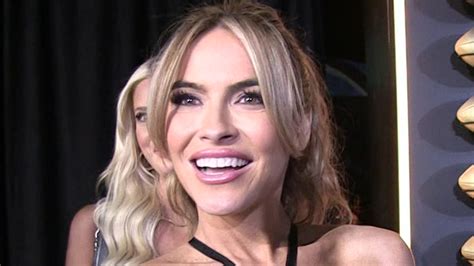 Chrishell Stause Gets Unsolicited Nude Pic From Guy Sends It To His Mom