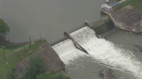 Video shows exact moment of partial dam failure at Lake Dunlap