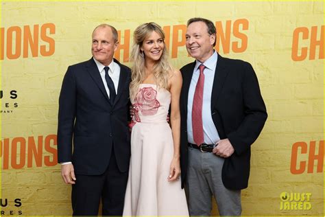 Photo Woody Harrelson Kaitlin Olson More Stars Champions Premiere