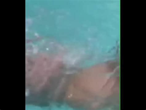 flor peña nadando desnuda divasplay XVIDEOS